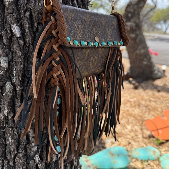 Louis Vuitton Brown Monogram Fringe Crossbody with Turquoise Studs - Picture 3 of 14